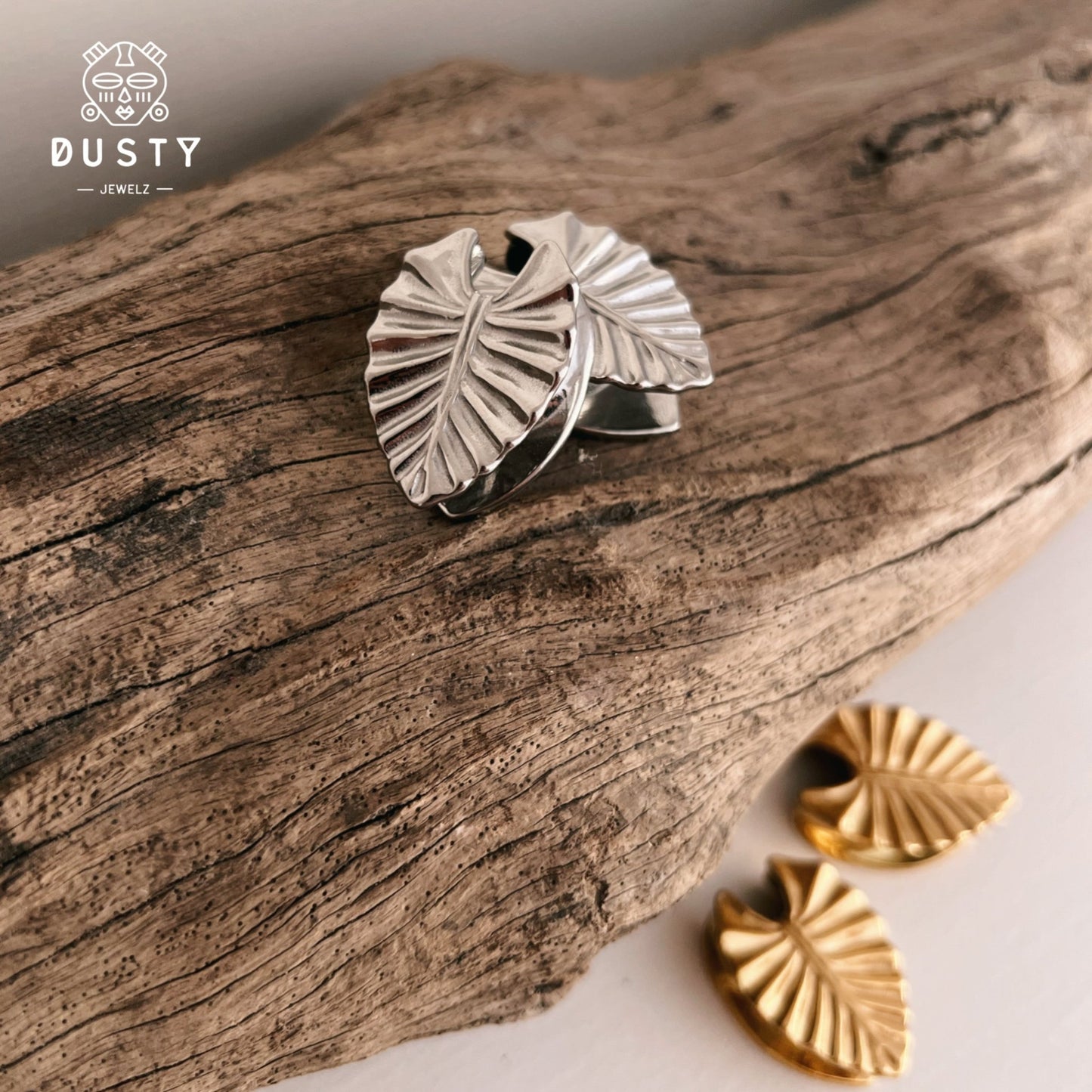 Teardrop Leaf Saddle Plugs | Steel Spreaders - DustyJewelz