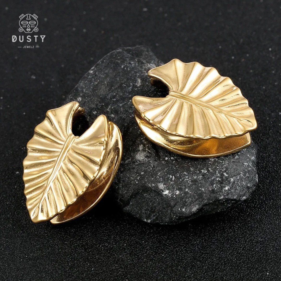 Teardrop Leaf Saddle Plugs | Steel Spreaders - DustyJewelz