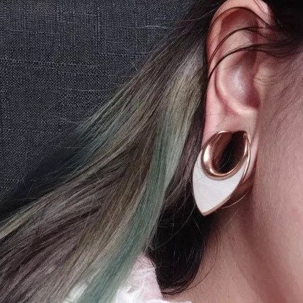 Teardrop Shell Inlay Saddle Plugs | Lobe Spreaders - DustyJewelz