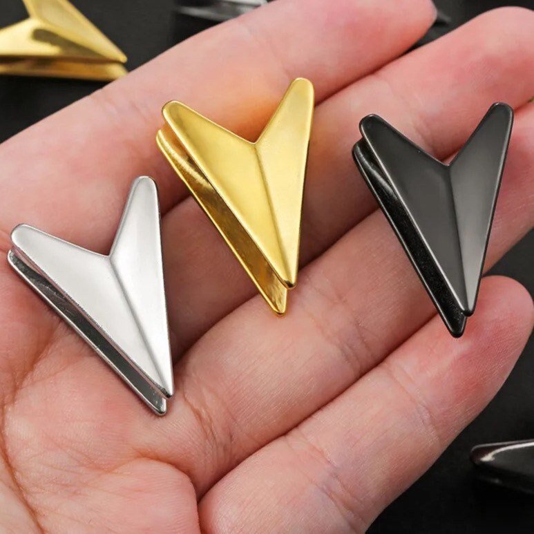 Triangle Saddle Plugs | Arrow Head Spreaders - DustyJewelz