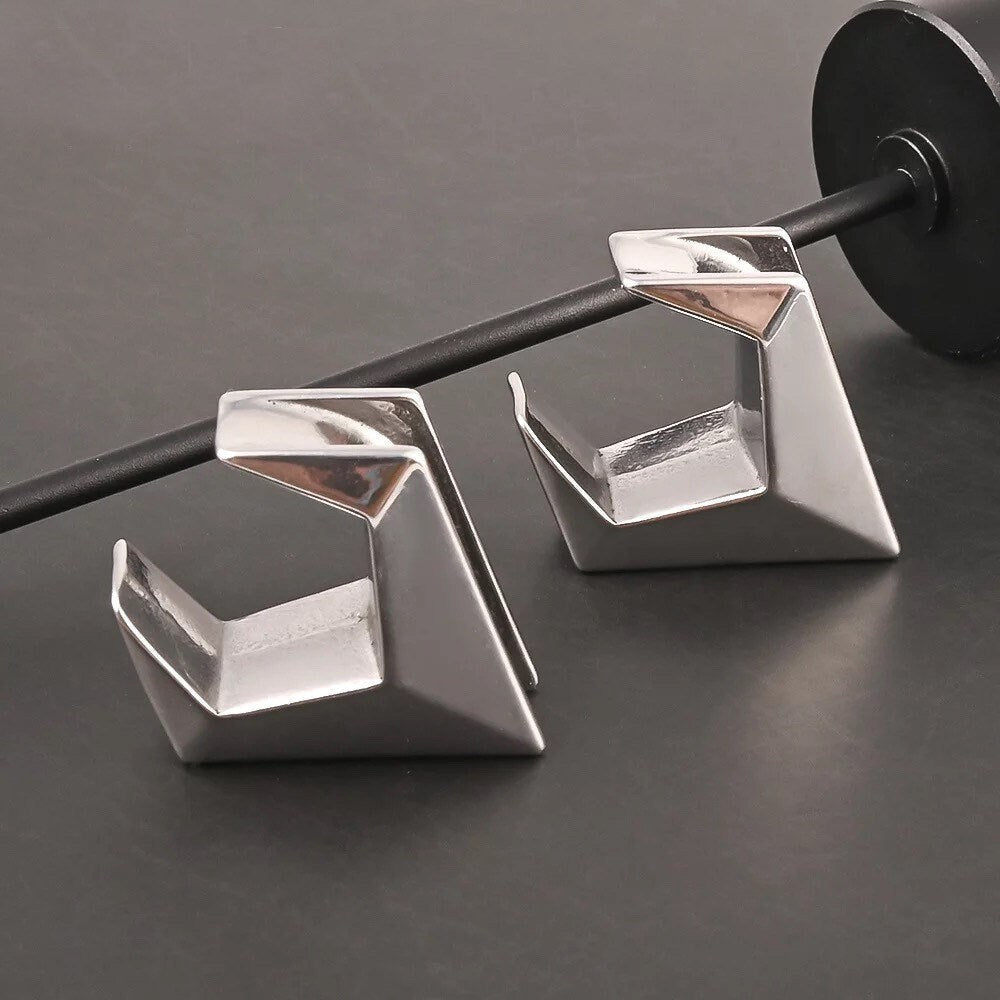 Triangle Saddle Plugs | Spreader - DustyJewelz