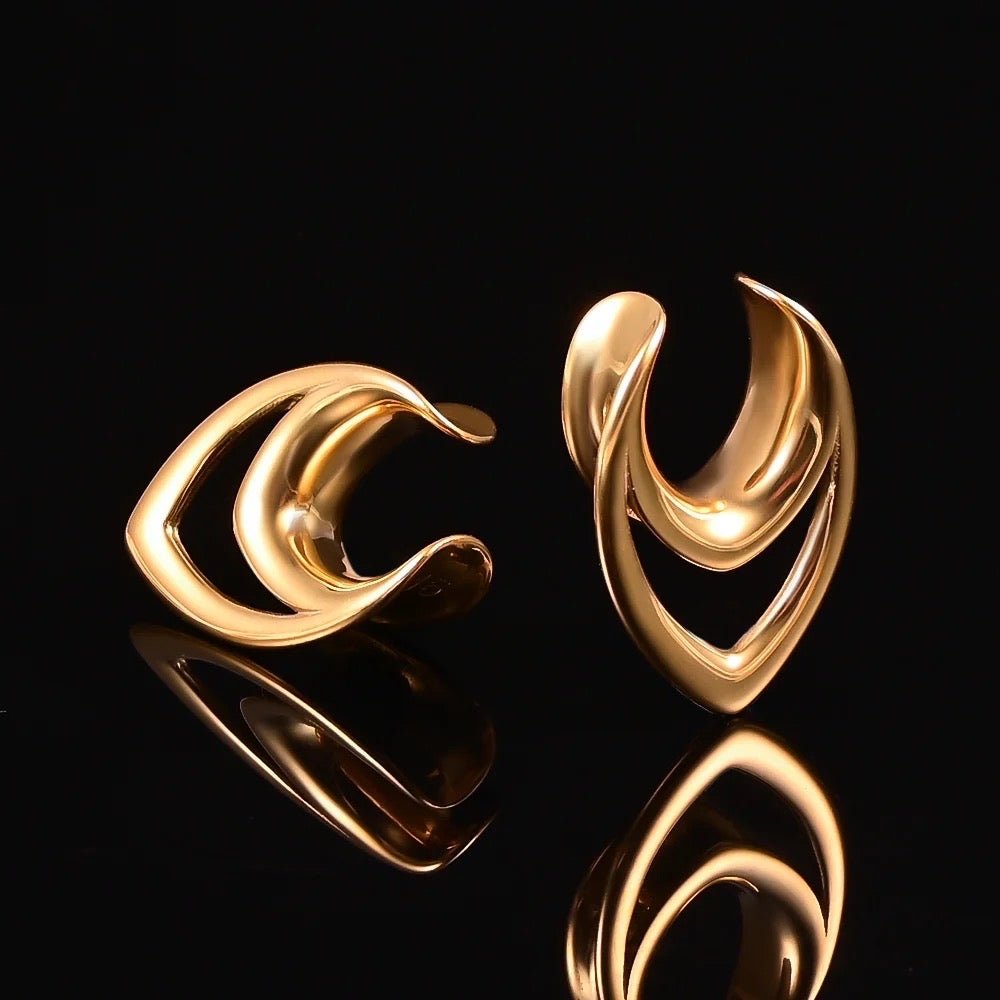 Triangle Saddle Plugs | Spreaders | Hollow Out Tunnels - DustyJewelz