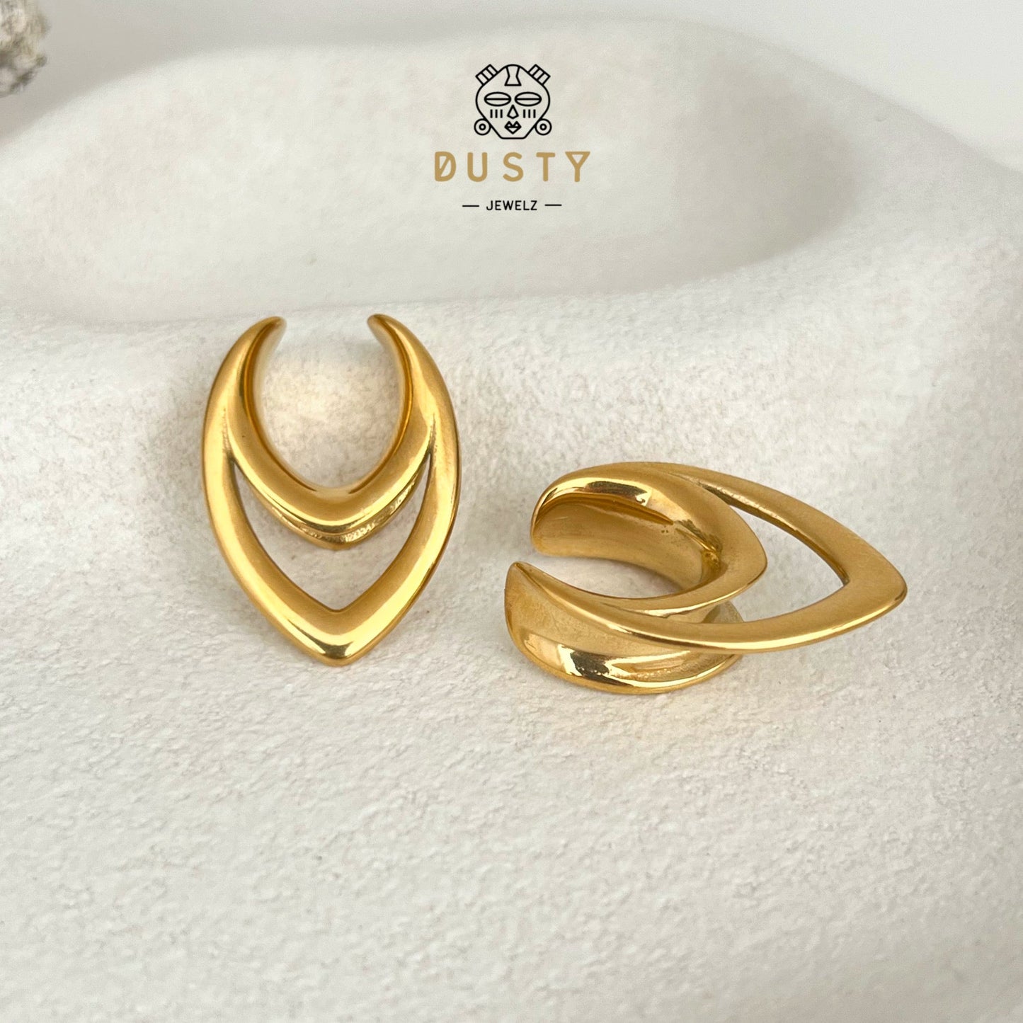 Triangle Saddle Plugs | Spreaders | Hollow Out Tunnels - DustyJewelz