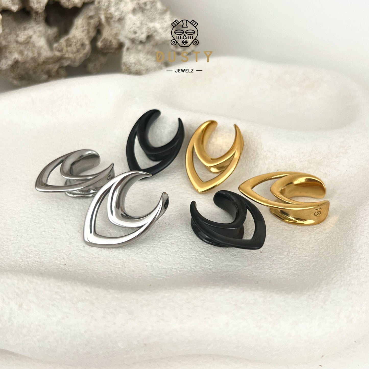 Triangle Saddle Plugs | Spreaders | Hollow Out Tunnels - DustyJewelz