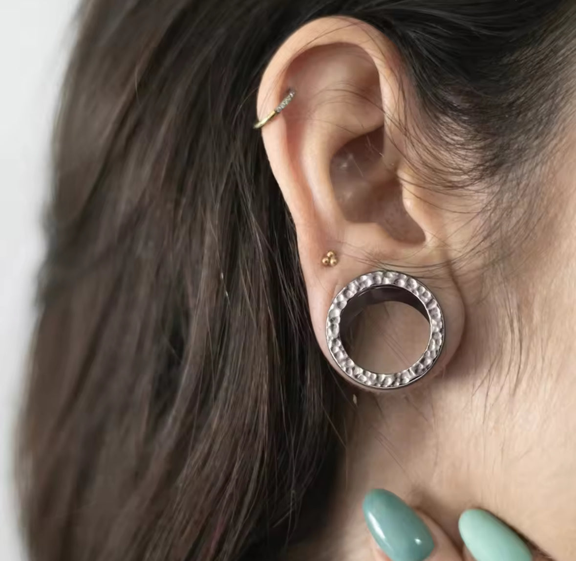 Hammered Stainless Steel Tunnels | Double Flare Screw Back