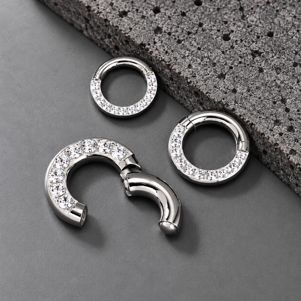 CZ Hinged Segment Ring – Chunky Septum & Stretched Piercing Clicker