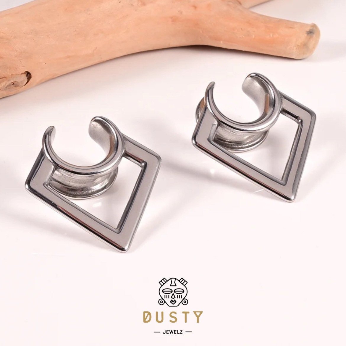 Triangle Saddle Plugs | Spreaders | Hollow Out Tunnels - DustyJewelz